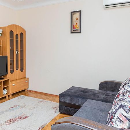 Appartement Reliablehouse Квартира В Самом Центре Города à Almaty Extérieur photo